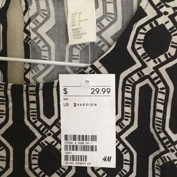 ☀️LAST CHANCE PRICE DROP☀️ H & M NWT Size 2 Black and White Geometrical Dress - Picture 3 of 7